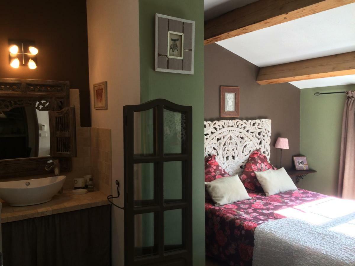 Terre De Boheme Hotel Vestric-et-Candiac Luaran gambar